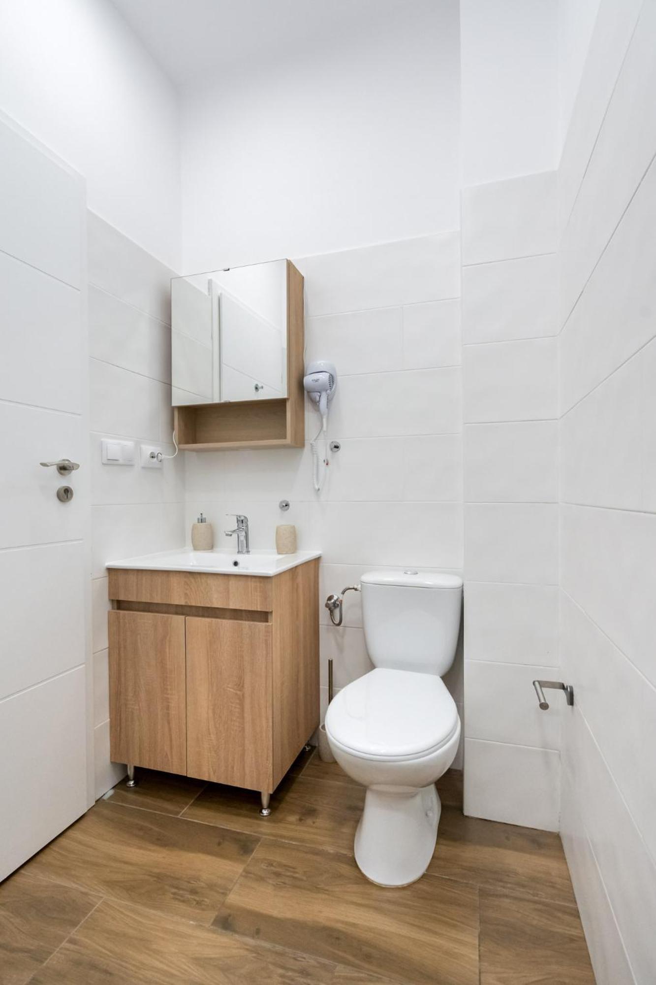 Urban Walls Apartments 5B Bukarest Exteriör bild